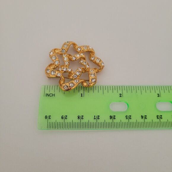 Vintage Avon 1998 Gold Tone Clear Rhinestone Flower Brooch Pin - Picture 8 of 8